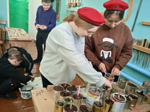 «Делали с душой»: новошешминские юнармейцы изготовили окопные свечи для бойцов