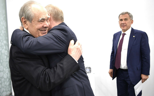 Москва и Казань — сигнал о доверии: почему Шаймиев вновь стал доверенным лицом Путина