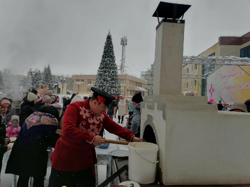 Блины из печи и катание на лошадях: в Менделеевске пройдет «Рождественская ярмарка»