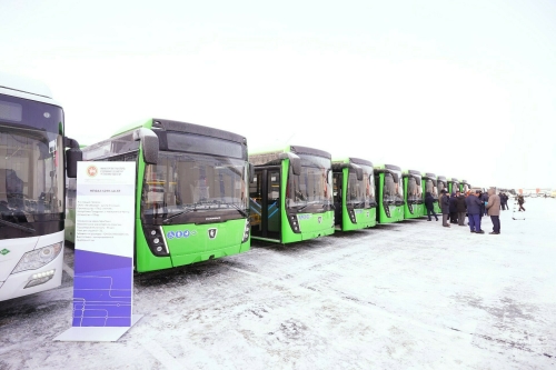 Рустам Минниханов вручил муниципалитетам Татарстана 40 пассажирских автобусов