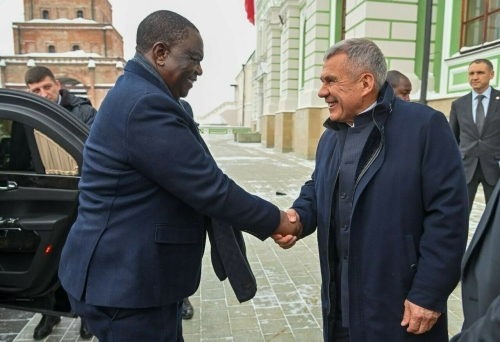 Минниханов на встрече с первым вице-президентом Зимбабве: Роль Африки продолжает расти