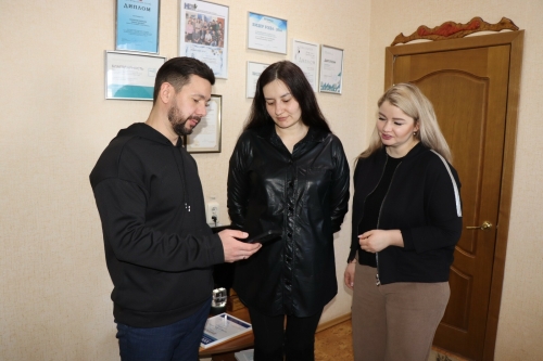 Казанские блогеры помогли многодетной семье, у которой сгорел дом