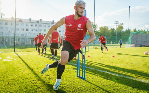 «Над моей травмой можно лишь смеяться»: Тесленко – о «Рубине», голах «Спартаку» и Слуцком