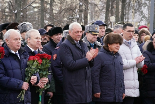 Минниханов прибыл на открытие памятника первому президенту Башкортостана