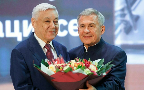 «Дальновидный политик»: Мухаметшин поздравил Минниханова с Днем рождения