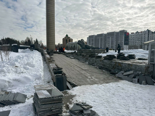 У мемориального комплекса парка Горького в Казани заменят гранитную плитку