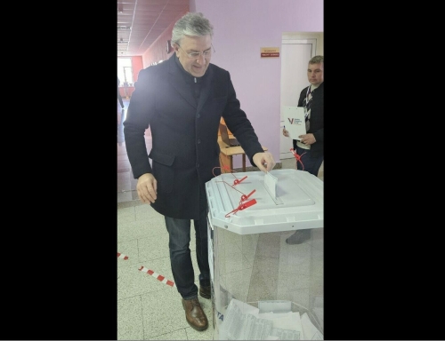 Депутат Госдумы Айрат Фаррахов проголосовал в татарстанском селе Альдермыш