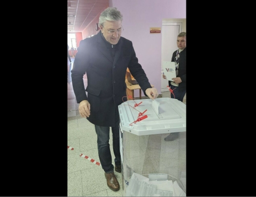 Депутат Госдумы Айрат Фаррахов проголосовал в татарстанском селе Альдермыш