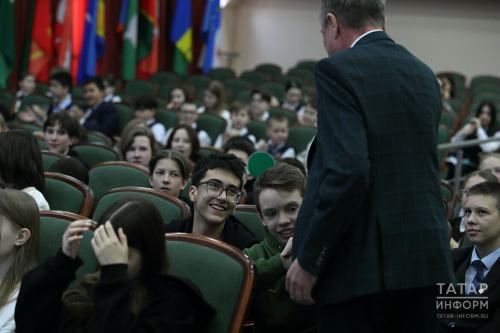 «Чтобы дети жили в мире, согласии»: в Доме дружбы народов РТ прошел урок о Крымской весне