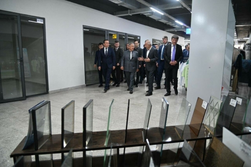 Минниханову показали свободную торговую зону «Айритом» в Узбекистане