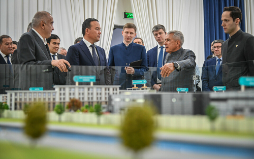 Потенциал на миллиард и точка входа на рынок: в чем цель визита Минниханова в Узбекистан