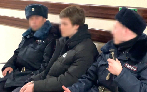 «Я испугался и надавил на газ»: подросток о том, почему протащил инспектора ДПС на авто