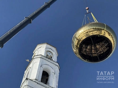 «Раифская свеча» зажглась золотом: на колокольню Раифы подняли обновленный купол