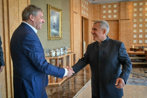 Минниханов обсудил сотрудничество Татарстана с белорусским производителем спецмашин