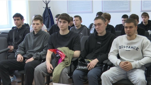 «Хочу в ФСБ или ракетные войска»: ряды ВС РФ пополнят 250 новобранцев из Нижнекамска