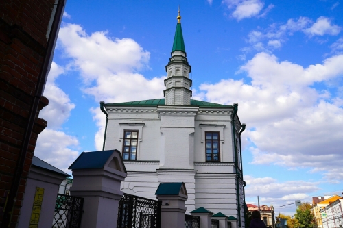 Прямая трансляция: праздничный намаз из Галеевской мечети по случаю Ураза-байрама