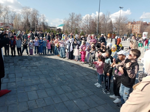 В центральном парке Буинска на «Ураза-гаете» приготовили плов и вручили велосипеды