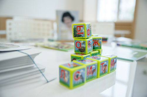 Гаджеты, пюрешки и молчание родителей: эксперты о том, из-за чего у детей беда с речью