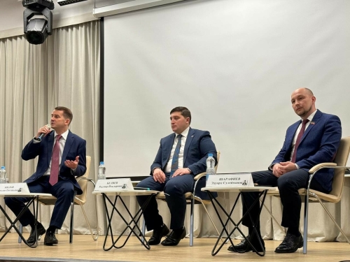 Депутат Госсовета Эдуард Шарафиев провел урок мужества для школьников Менделеевска