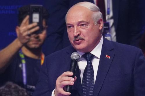 Лукашенко: «Не верьте, что Белоруссия хочет воевать. Мы готовимся к войне»