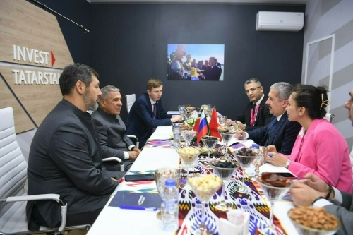 Минниханов в Ташкенте встретился с замглавы Минторга Турции
