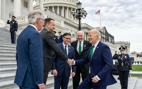 «Распад мерзкой империи зла»: чем обернутся для США 61 млрд долларов для киевского режима