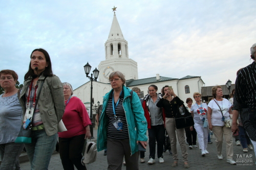 Для туристов в Казани установят информшатры и напечатают 40 тыс. карт за 3,2 млн рублей