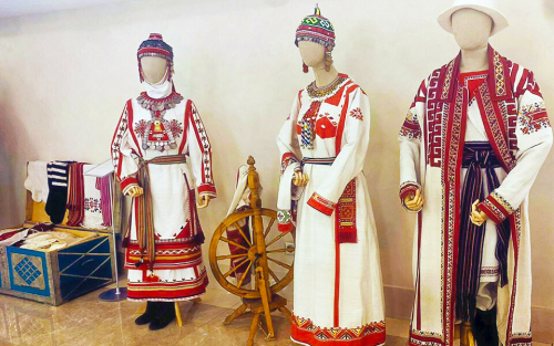 «Наша сила в единстве и многообразии»: как в Москве показали костюмы народов Поволжья