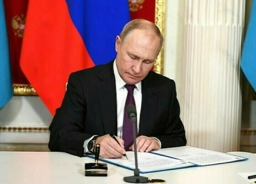 Путин подписал закон о списании процентов по кредитам участникам спецоперации