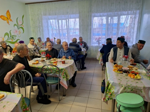 Актанышская семья провела ифтар в доме престарелых и инвалидов в селе Поисево