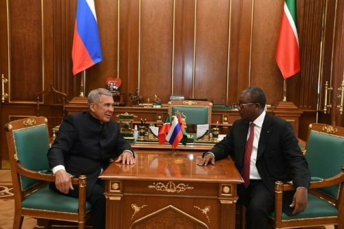 Минниханов предложил создать рабочую группу по сотрудничеству Татарстана и Гвинея-Бисау