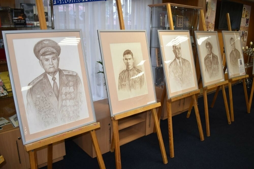 «Победители»: в Елабуге открылась выставка художника-фронтовика с портретами ветеранов