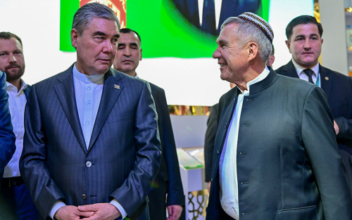 Выставка KazanForum: Хуснуллин в «Ансате» и тюбетейка Минниханову от Бердымухамедова