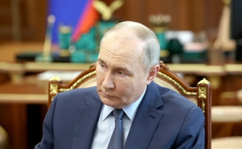 Путин поручил незамедлительно оценить масштаб ущерба от паводков