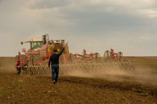К весенне-полевым работам в Татарстане дополнительно привлекли около тысячи человек