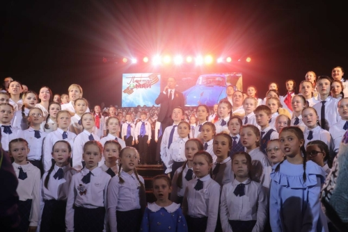 В Зеленодольске в тысячу голосов исполнили «День Победы»