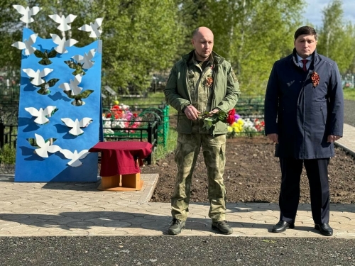 Шарафиев и Беляев открыли в Менделеевске мемориалы памяти героям СВО