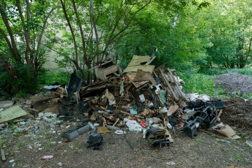 В Нижнекамском районе выявлено и ликвидировано 13 крупных свалок