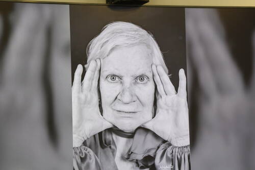 Фотографы и художники обходят эту тему: в Казани откроют выставку о деменции