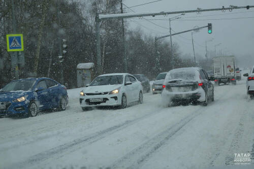 Татарстанцев предупредили о метели и ухудшении видимости на дорогах