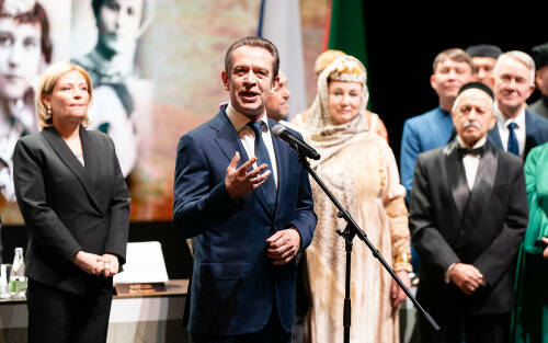 Машков объявил о проведении театральной премии «Золотая маска» в Казани