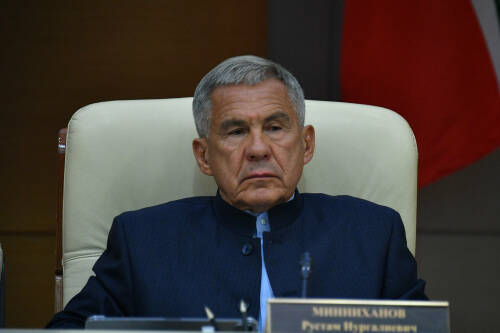 Минниханов поручил продолжить работу по сокращению сроков инвестпроцессов