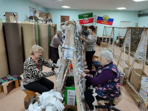 Качественные сети от «паучков»: сельчане Заинского района сплели 200 масксетей