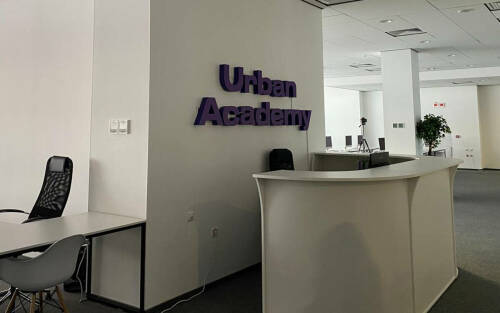 «Хотела учиться, а на меня оформили кредит»: что известно о скандале с Академией URBAN