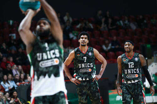 УНИКС обыграл «Енисей» и продлил победную серию до 13 матчей