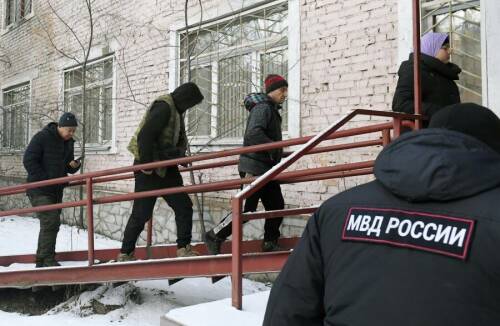 Второе повышение пенсий и выдворение мигрантов: гид по новым законам февраля