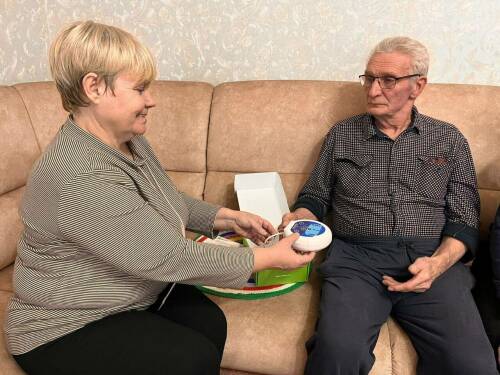 Дитя войны из Нижнекамска передало аппарат для реабилитации бойцам СВО