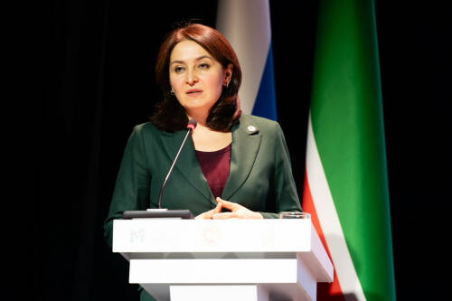 Лейла Фазлеева призвала готовить волонтеров со школьной скамьи