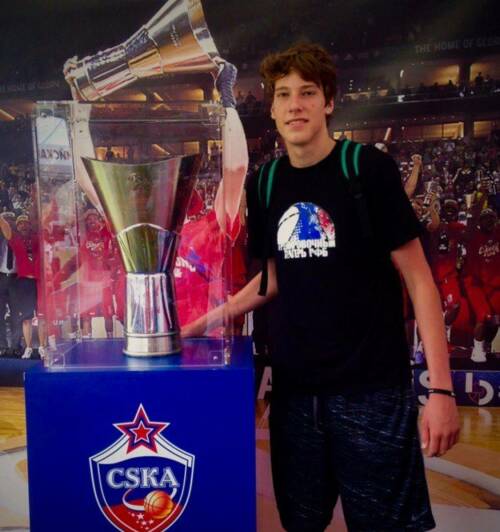 Уроженец из Анапы подписал контракт с чемпионом НБА