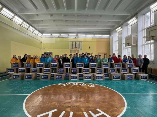 «Единая Россия» и Набережночелнинский педуниверситет направили гуманитарную помощь в ЛНР